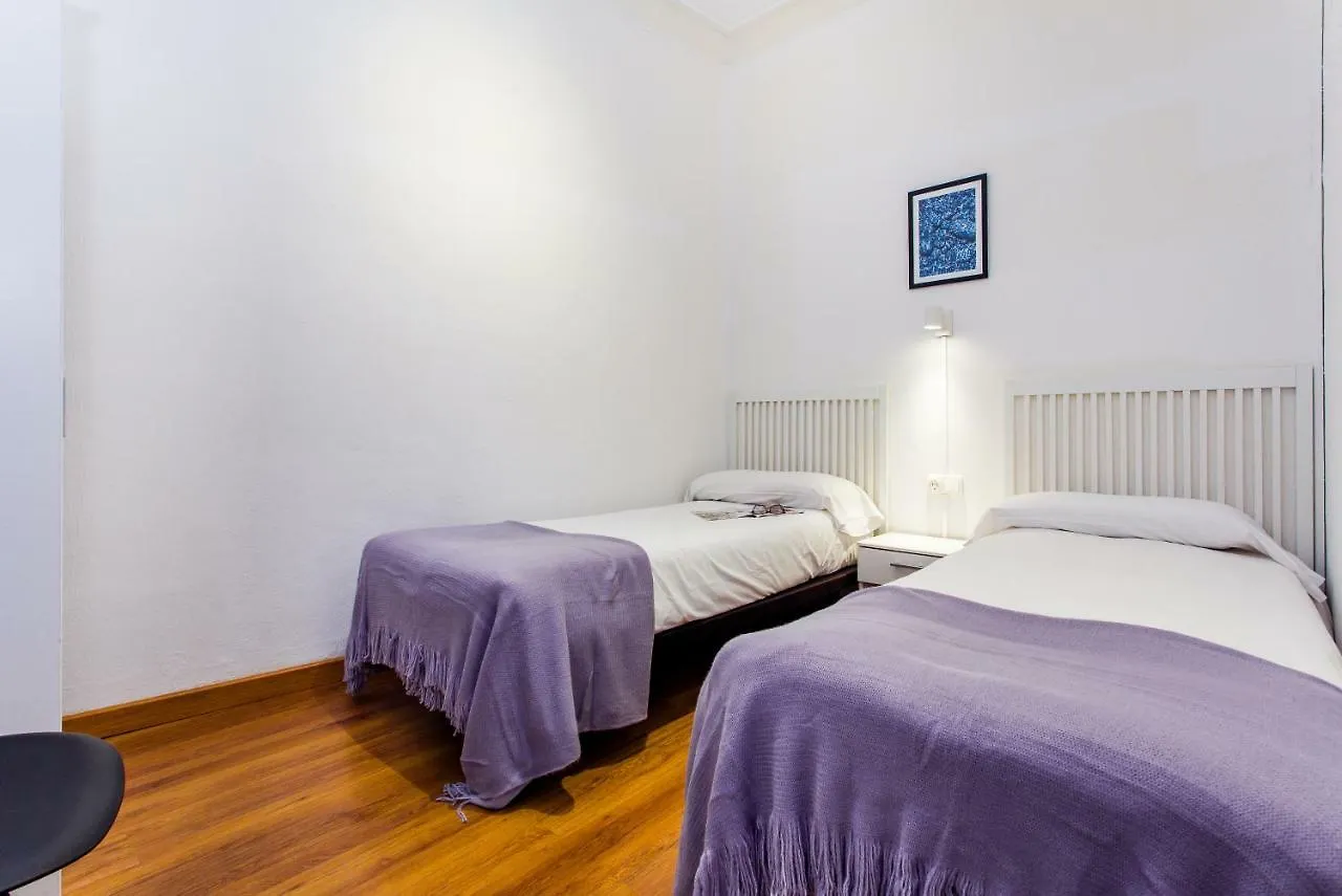 Apartment Friendly Rentals Rocafort Eixample Barcelona Spanien