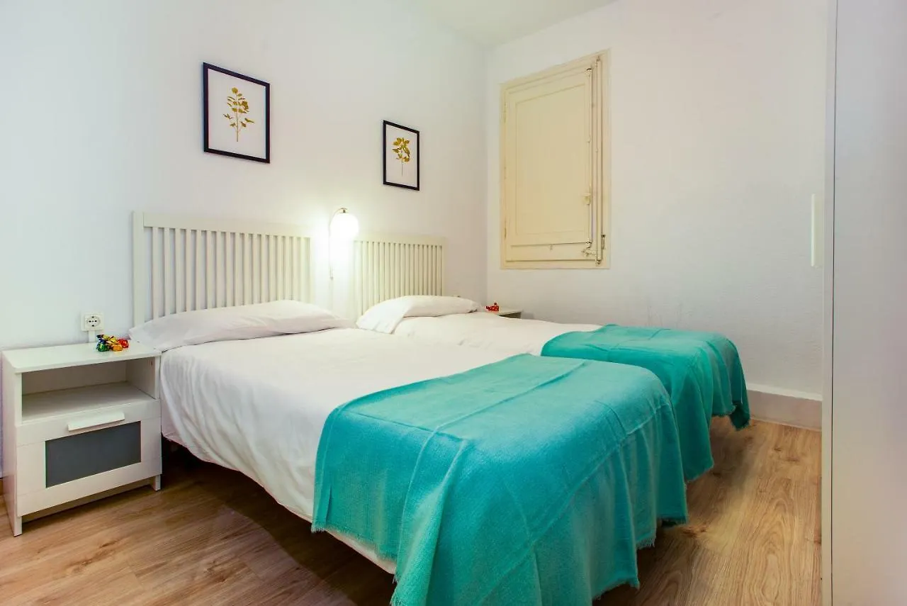 Apartment Friendly Rentals Rocafort Eixample Barcelona