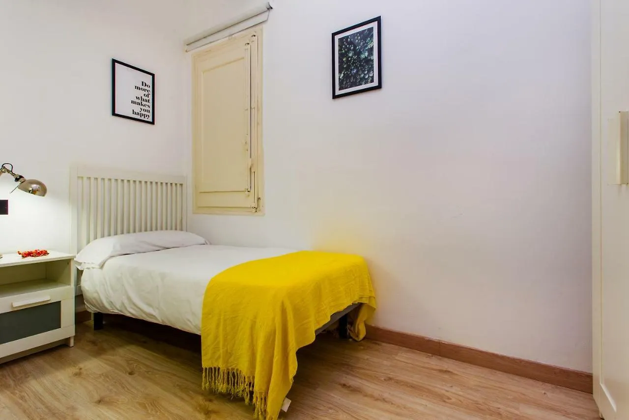Apartment Friendly Rentals Rocafort Eixample Barcelona