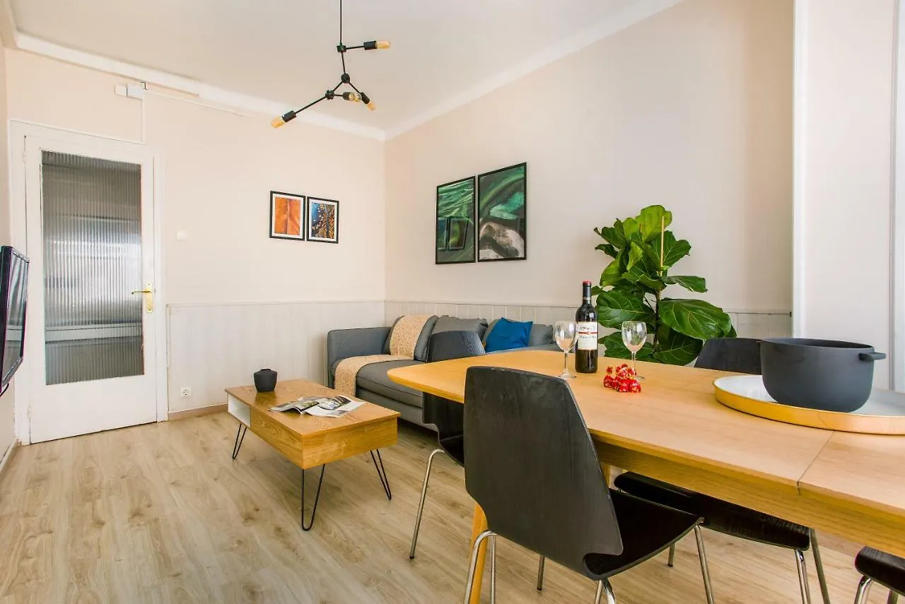 Friendly Rentals Rocafort Eixample Barcelona 0*,