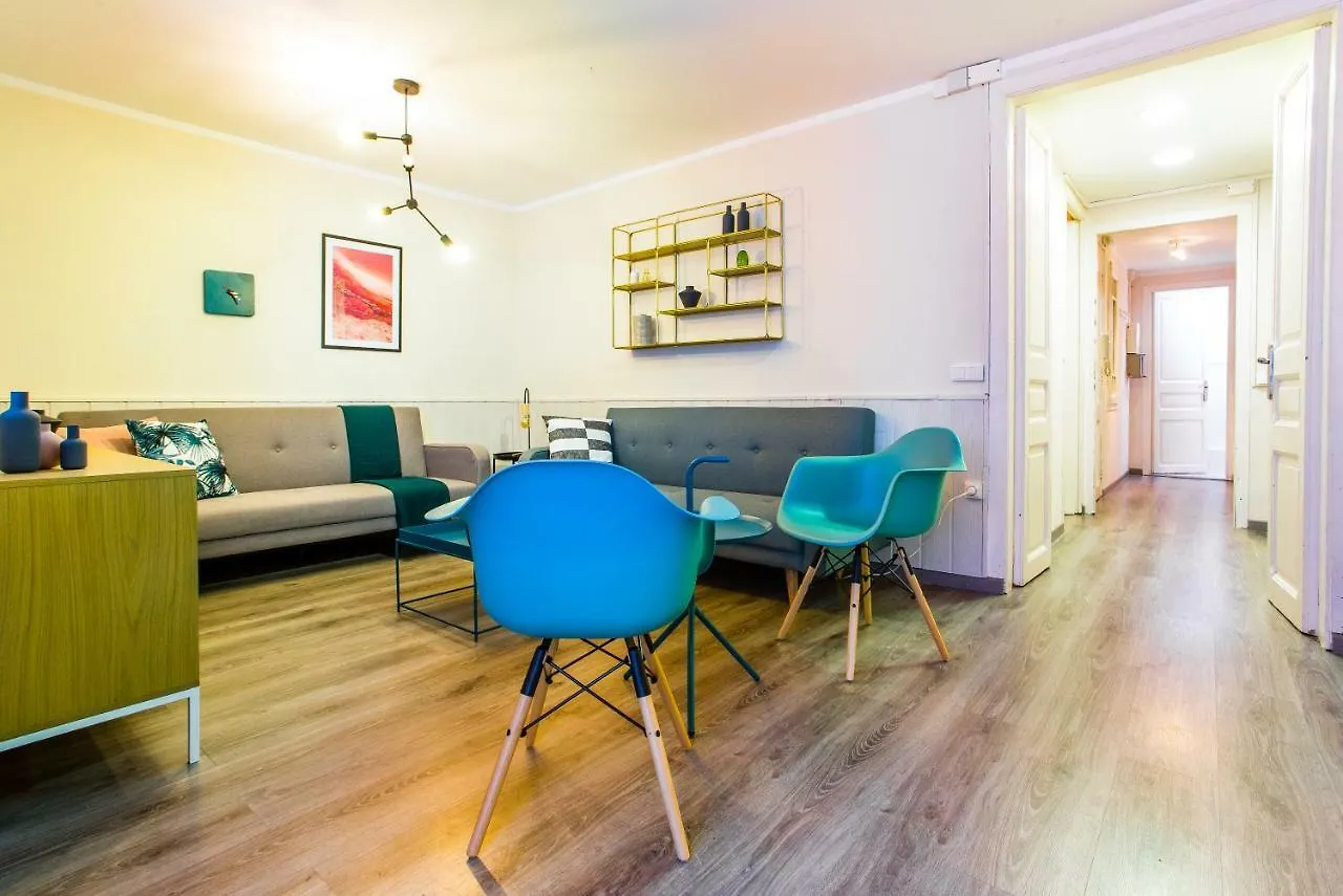 Apartment Friendly Rentals Rocafort Eixample Barcelona